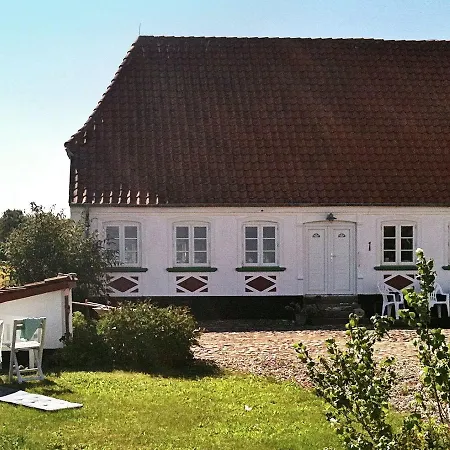 Three-bedroom Holiday In 4 Feriehus *