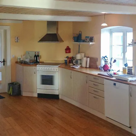 Three-bedroom Holiday In 4 *