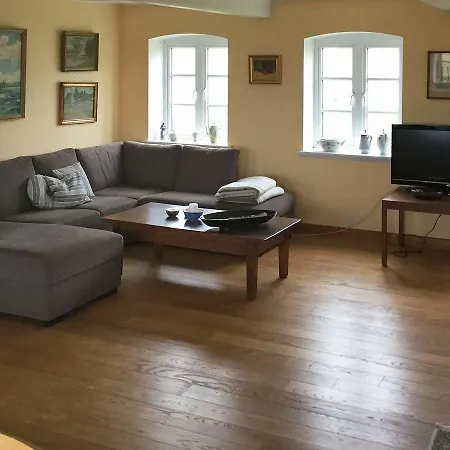 Three-bedroom Holiday In 4